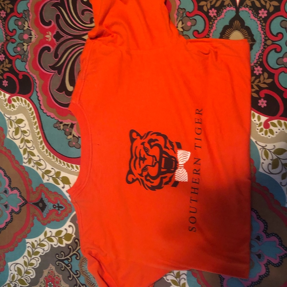 Southern tiger shirt size medium